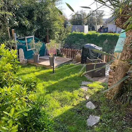 Holiday home Cottage Chaleureux Les Pieds Dans L'Eau.